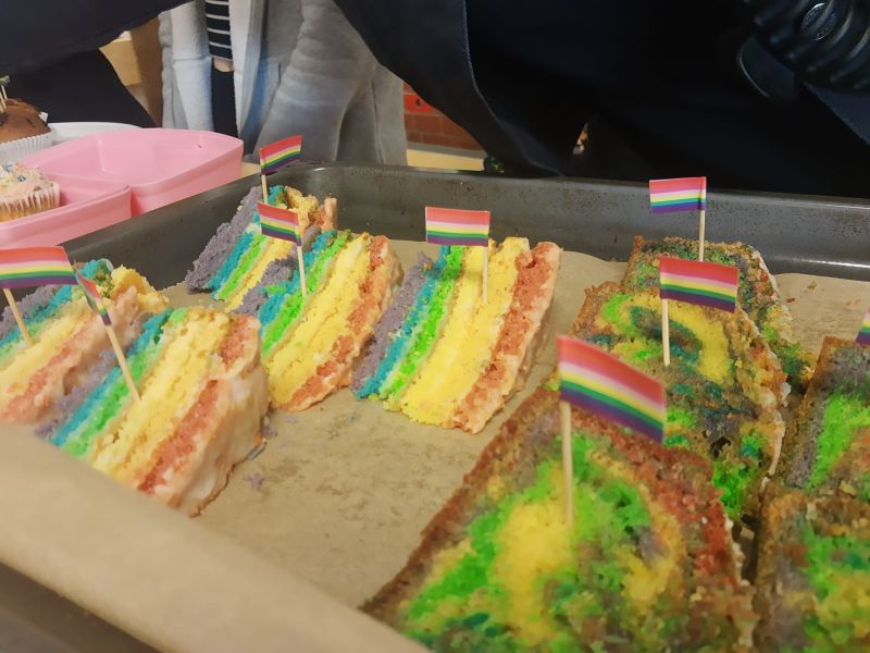 Kuchenverkauf am 17.5. – dem Tag gegen Homophobie